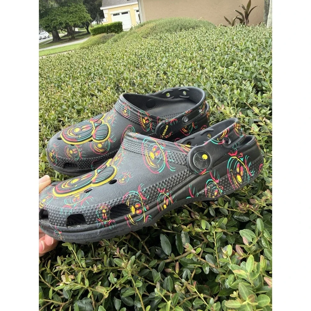 Crocs Disney Parks 2023 Glow-In-Dark Halloween Mickey Mouse Pumpkin Clogs M4/W6